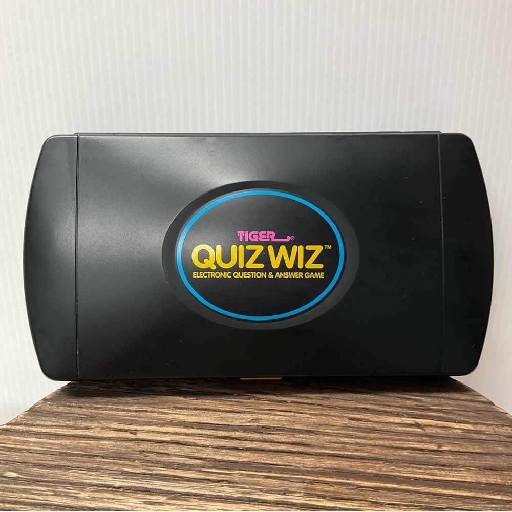 vtg TIGER ELECTRONICS Quiz Wiz Game Battery Operated 1993 Tested/ Works